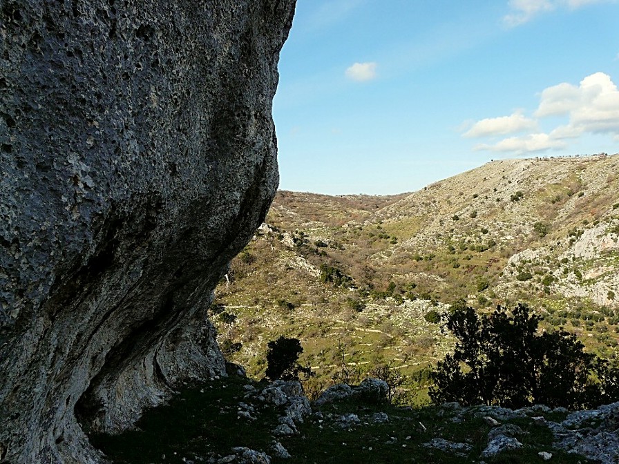 Monte Ividori con valle di Vituro...e vista sul Tavoliere